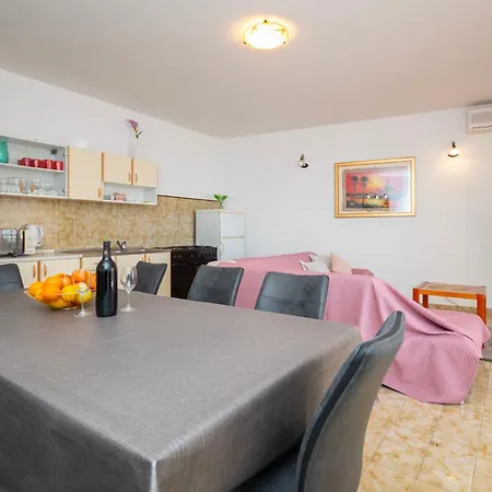 Apartman Karlo *
