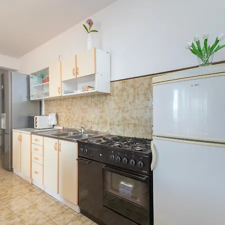 Karlo Apartment Duce